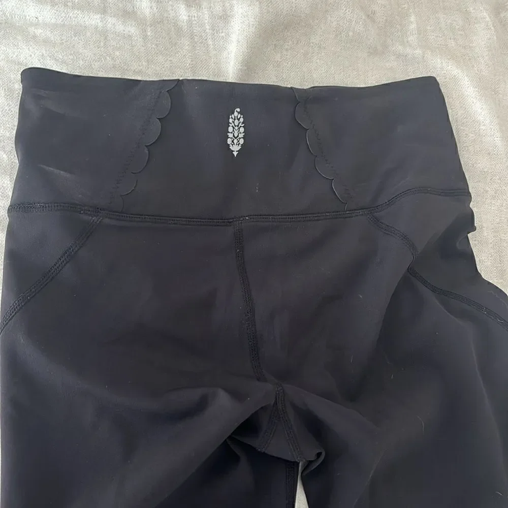Free people black scallop and lace trim leggings NEW XS